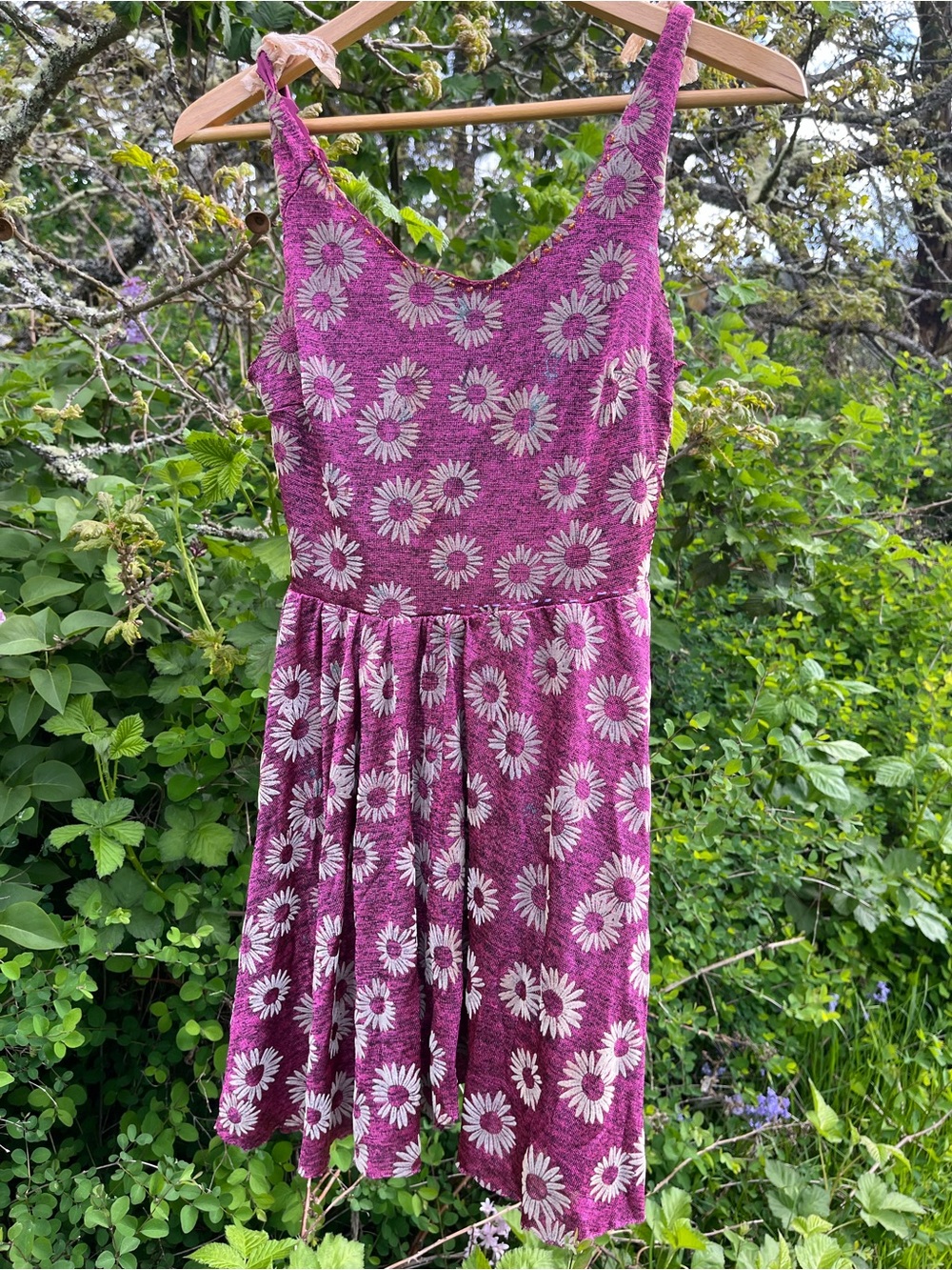 Magenta Floral Sleeveless Sundress with Daisy Print